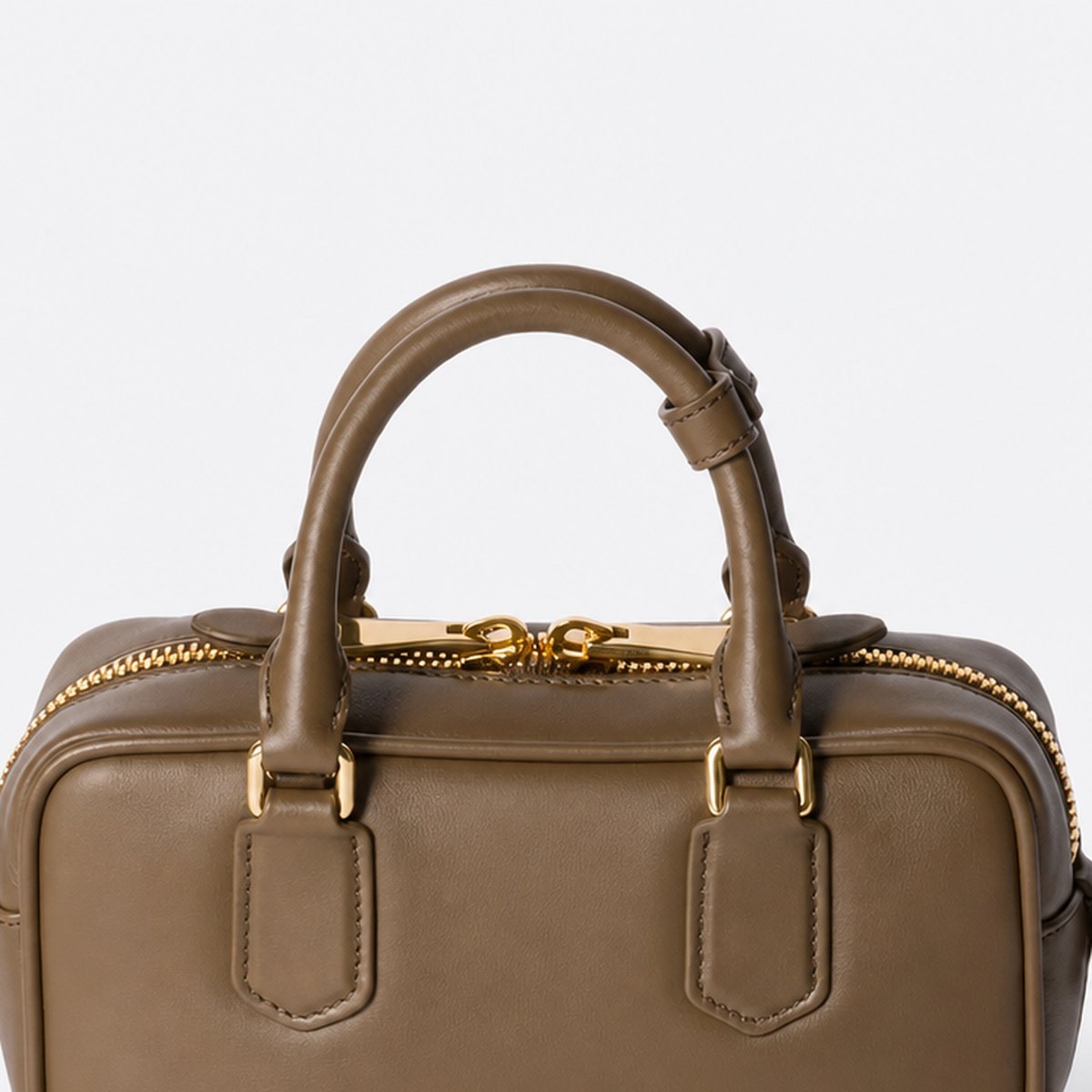 Tundra Padded Leather Top-Handle Bag, photo 2