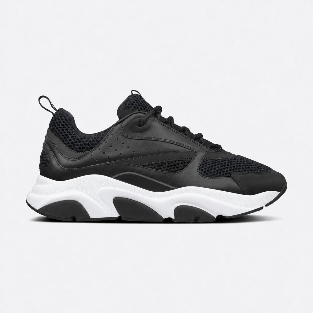 Black / White sneaker, side view